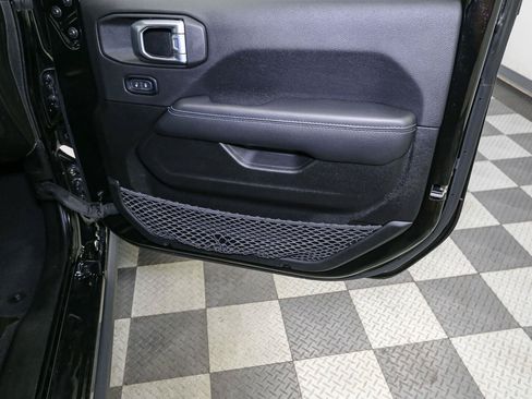 Used 2022 Jeep Wrangler Unlimited Rubicon 4xe w/ Cold Weather Group AWD/4WD image 21