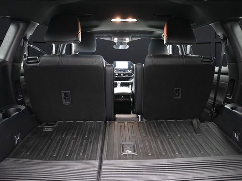 Used 2024 Toyota Highlander XSE AWD/4WD image 22