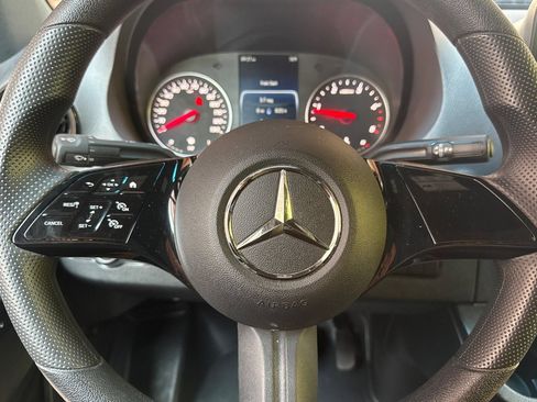 Used 2025 Mercedes-Benz Sprinter 2500 image 30