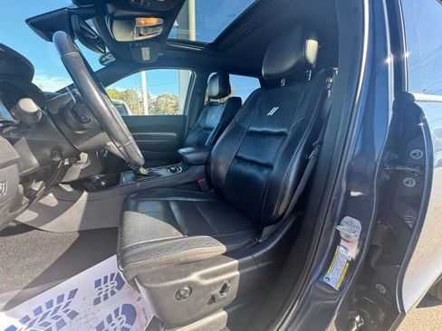 Used 2019 Dodge Durango R/T w/ Technology Group image 18
