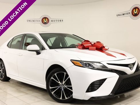 Used 2020 Toyota Camry SE image 1