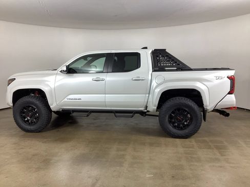 Used 2026 Toyota Tacoma TRD Sport AWD/4WD image 9
