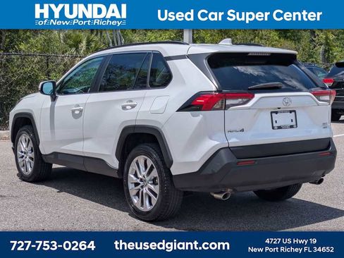 Used 2023 Toyota RAV4 XLE Premium AWD/4WD image 3
