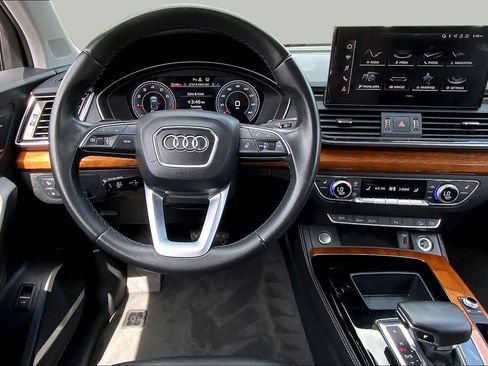 Used 2023 Audi Q5 2.0T Premium Plus w/ Premium Plus Package AWD/4WD image 6