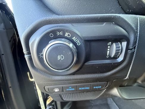 Used 2024 Jeep Wrangler High Altitude image 15