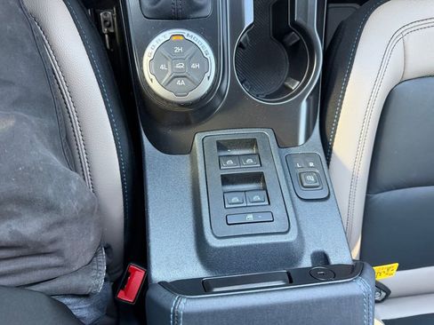 Used 2024 Ford Bronco Wildtrak AWD/4WD image 15