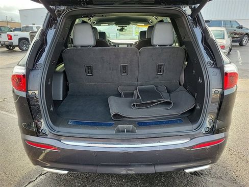 Used 2024 Buick Enclave Premium image 7