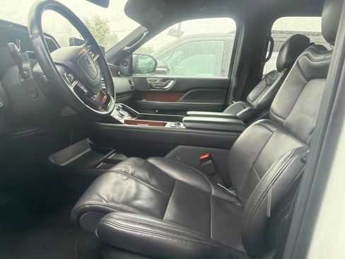 Used 2023 Lincoln Navigator L Reserve w/ Monochromatic Package AWD/4WD image 9