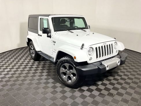 Used 2018 Jeep Wrangler Sahara image 2