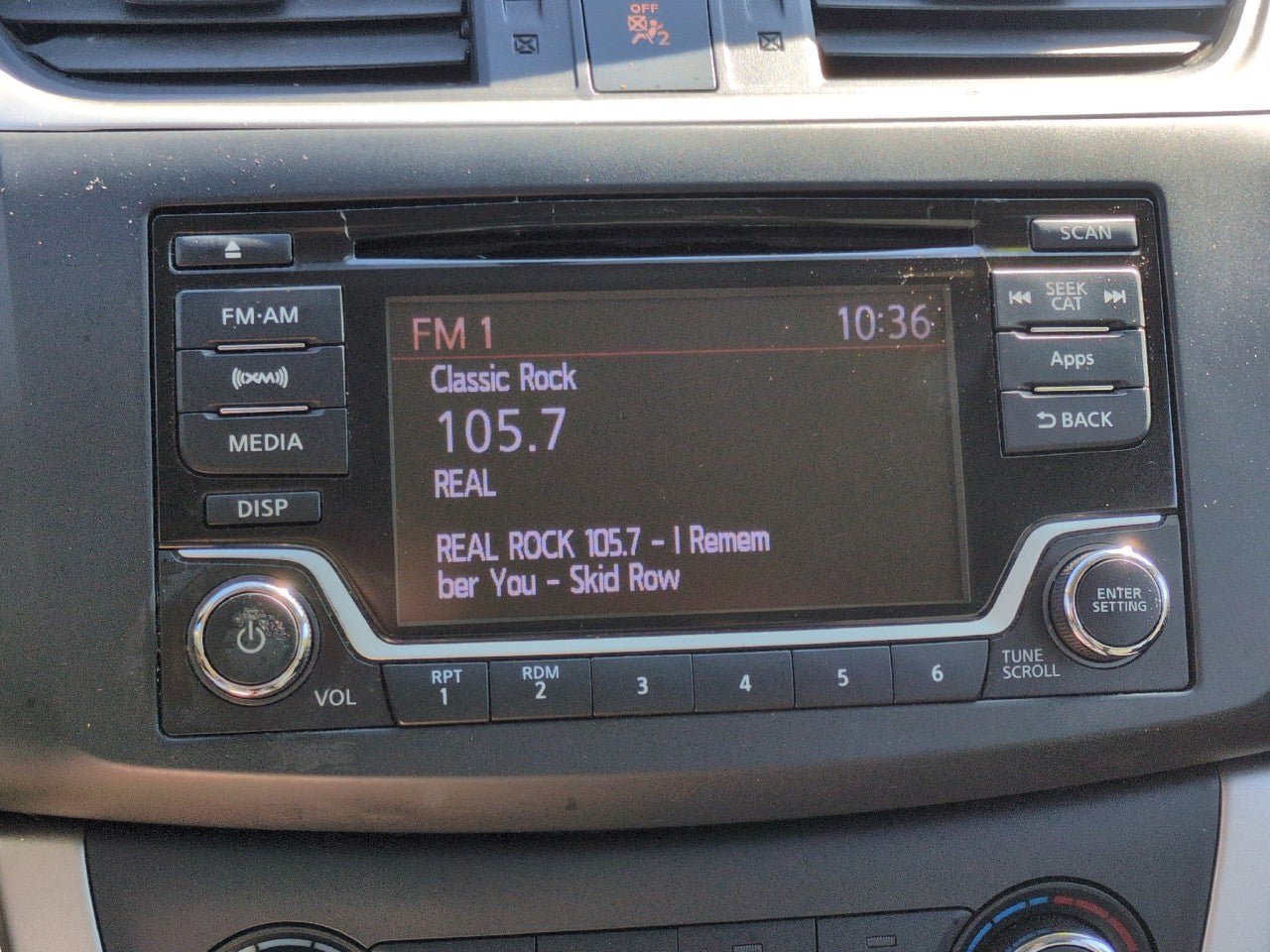 Used 2015 Nissan Sentra SV FWD image 18