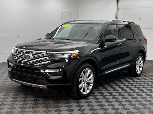 Used 2023 Ford Explorer Platinum w/ Technology Package image 2