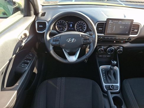 Used 2022 Hyundai Venue SEL image 11
