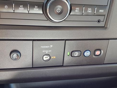 Used 2020 Chevrolet Express 3500 w/ Driver Convenience Package image 16