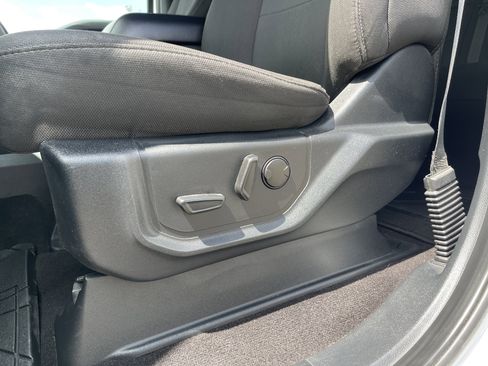 Used 2019 Ford F150 XLT w/ Equipment Group 302A Luxury AWD/4WD image 13