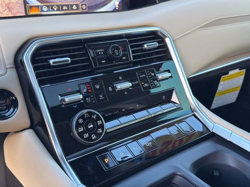 New 2026 Nissan Armada Platinum Reserve w/ Accent Package image 28