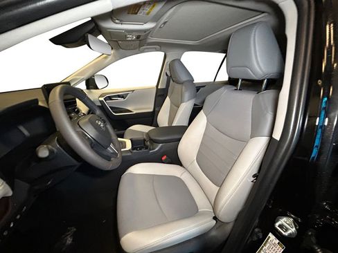 New 2025 Toyota RAV4 Limited image 9