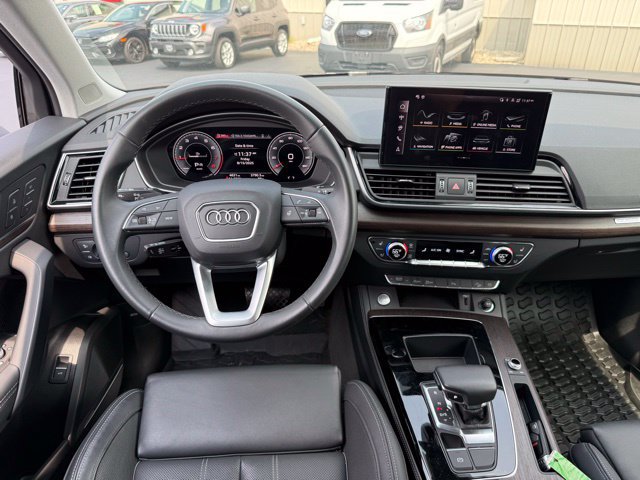Used 2025 Audi Q5 2.0T Premium Plus w/ Premium Plus Package AWD/4WD image 24