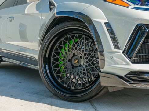 Used 2024 Lamborghini Urus Performante image 32