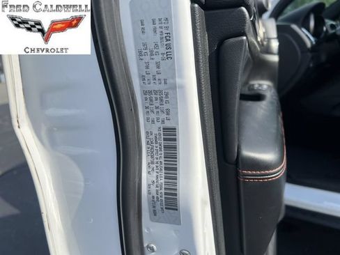 Used 2017 Jeep Grand Cherokee Laredo AWD/4WD image 39