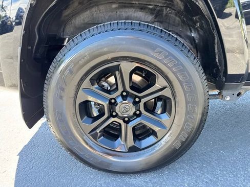Used 2022 Toyota 4Runner SR5 Premium w/ Moonroof Package AWD/4WD image 9