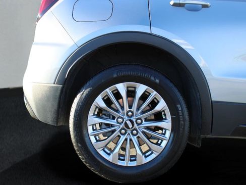 Used 2025 Cadillac XT4 Premium Luxury image 17