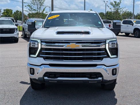 Used 2024 Chevrolet Silverado 2500 LTZ w/ LTZ Premium Package AWD/4WD image 2