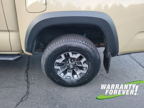 Used 2017 Toyota Tacoma TRD Off-Road image 22