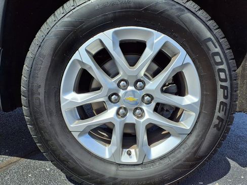 Used 2020 Chevrolet Traverse LT image 35