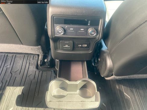 Used 2020 GMC Acadia SLT w/ Trailering Package AWD/4WD image 16