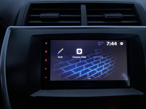 Used 2017 Toyota Camry SE image 23