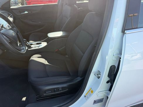 Used 2024 Chevrolet Malibu LT FWD image 29
