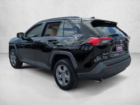 Used 2022 Toyota RAV4 XLE FWD image 8