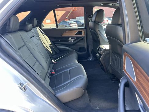 Used 2025 Mercedes-Benz GLE 450e 4MATIC image 13