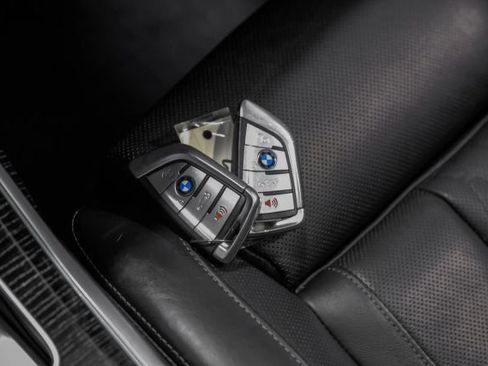 Used 2021 BMW X7 M50i w/ Dynamic Handling Package AWD/4WD image 87