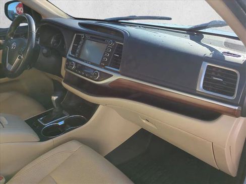Used 2019 Toyota Highlander Limited Platinum image 21