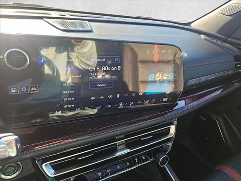 Certified 2024 Chevrolet Traverse RS image 16