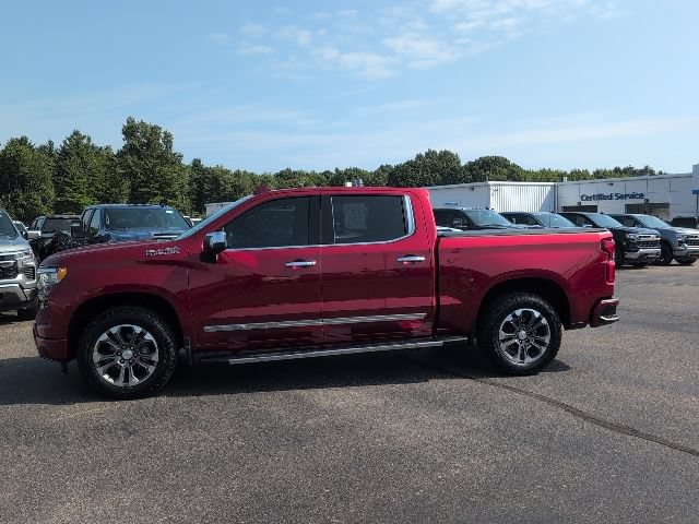 Used 2024 Chevrolet Silverado 1500 High Country w/ Technology Package AWD/4WD image 3