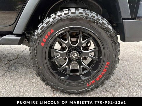 Used 2017 Jeep Wrangler Unlimited Sport w/ Quick Order Package 24S AWD/4WD image 19