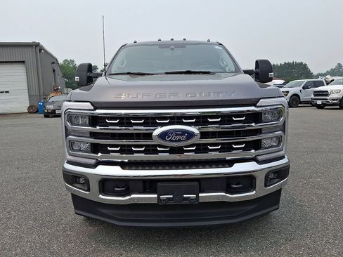 Used 2025 Ford F250 4x4 Crew Cab Super Duty image 2