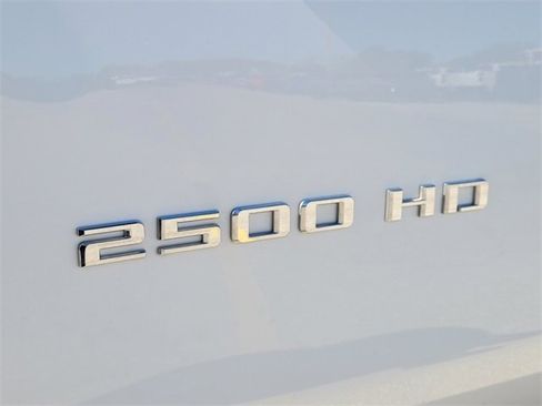 Used 2024 Chevrolet Silverado 2500 LT w/ Z71 Off-Road Package image 15