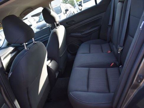 Used 2024 Nissan Altima 2.5 SV FWD image 19