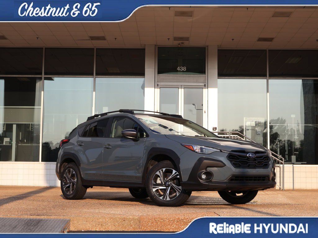 Used 2024 Subaru Crosstrek 2.0i Premium AWD/4WD image 2
