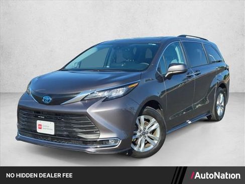 Certified 2023 Toyota Sienna XLE w/ XLE Plus Package FWD image 1
