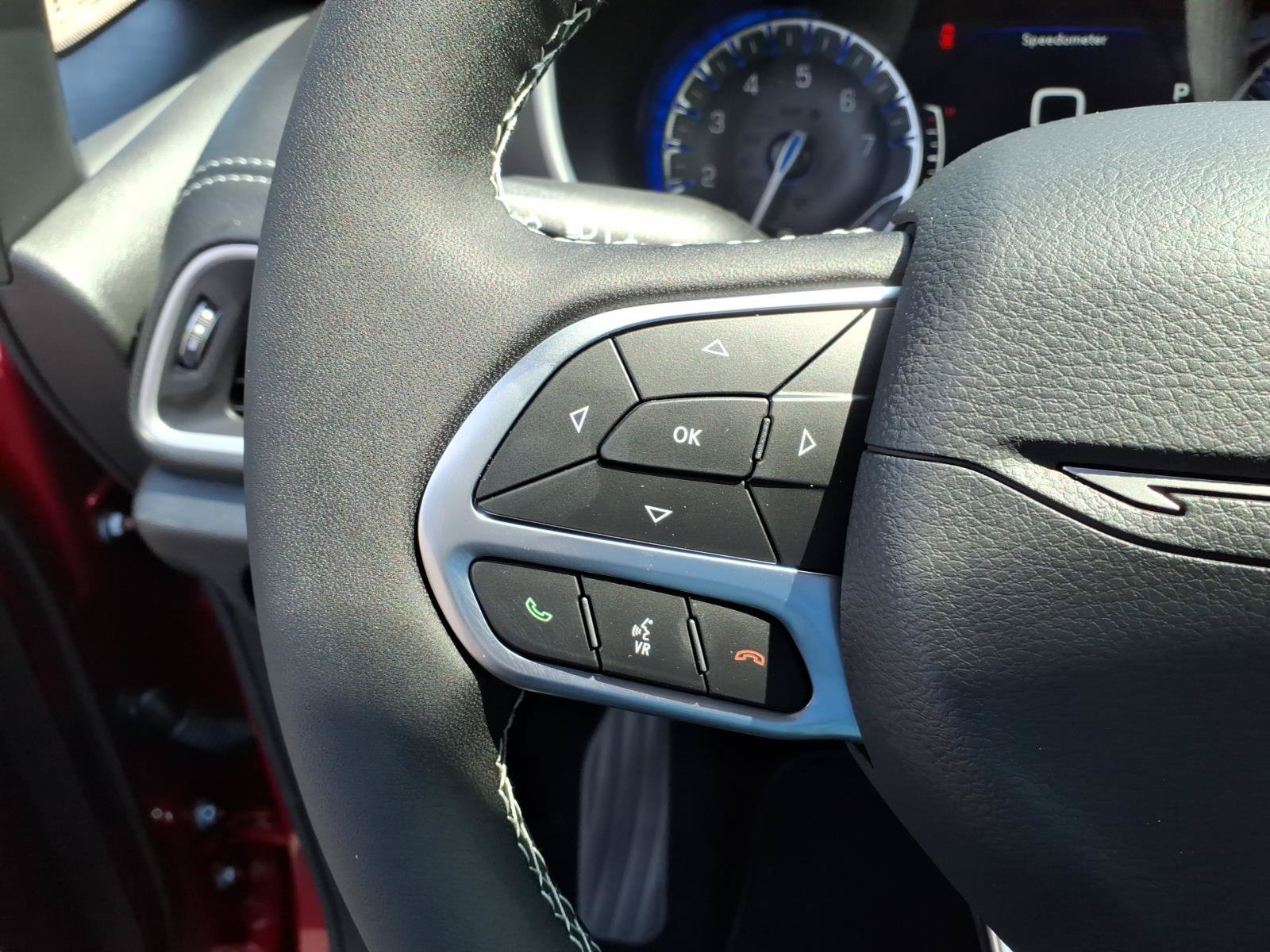 New 2027 Chrysler Pacifica Select FWD image 19