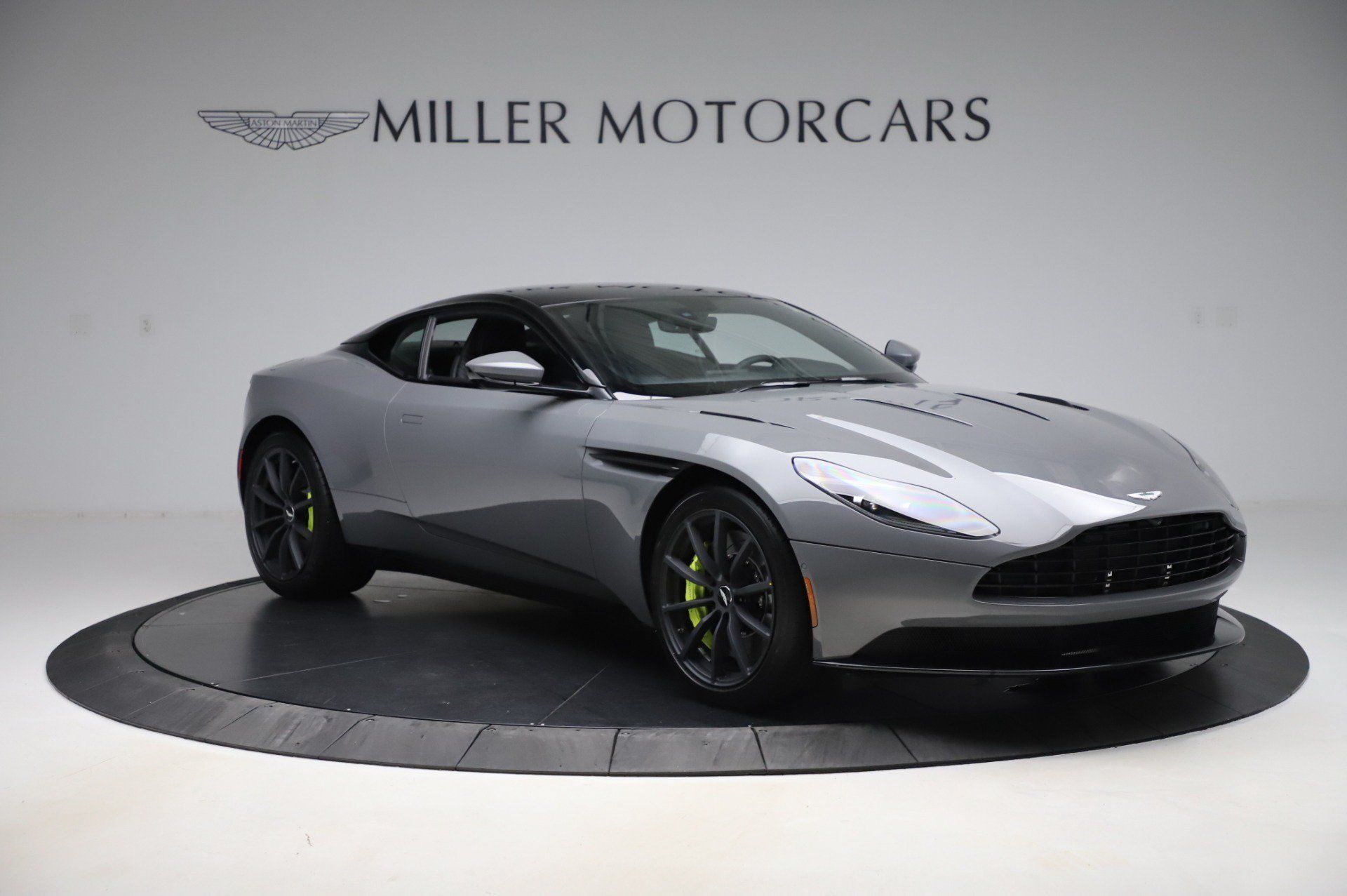 Used 2020 Aston Martin DB11 AMR RWD image 12