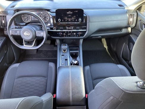 Used 2024 Nissan Pathfinder SV FWD image 46