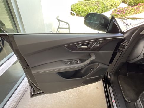 Used 2023 Audi Q8 Prestige image 8