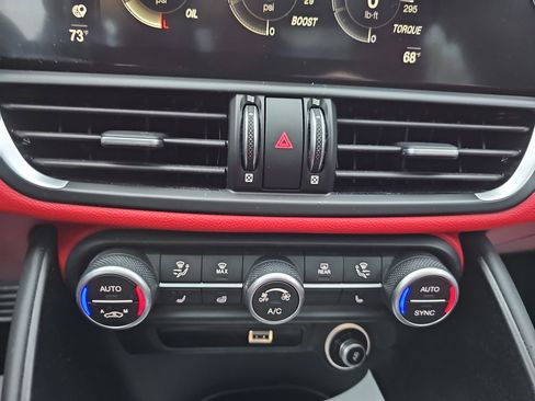 Used 2021 Alfa Romeo Giulia Ti Sport image 26