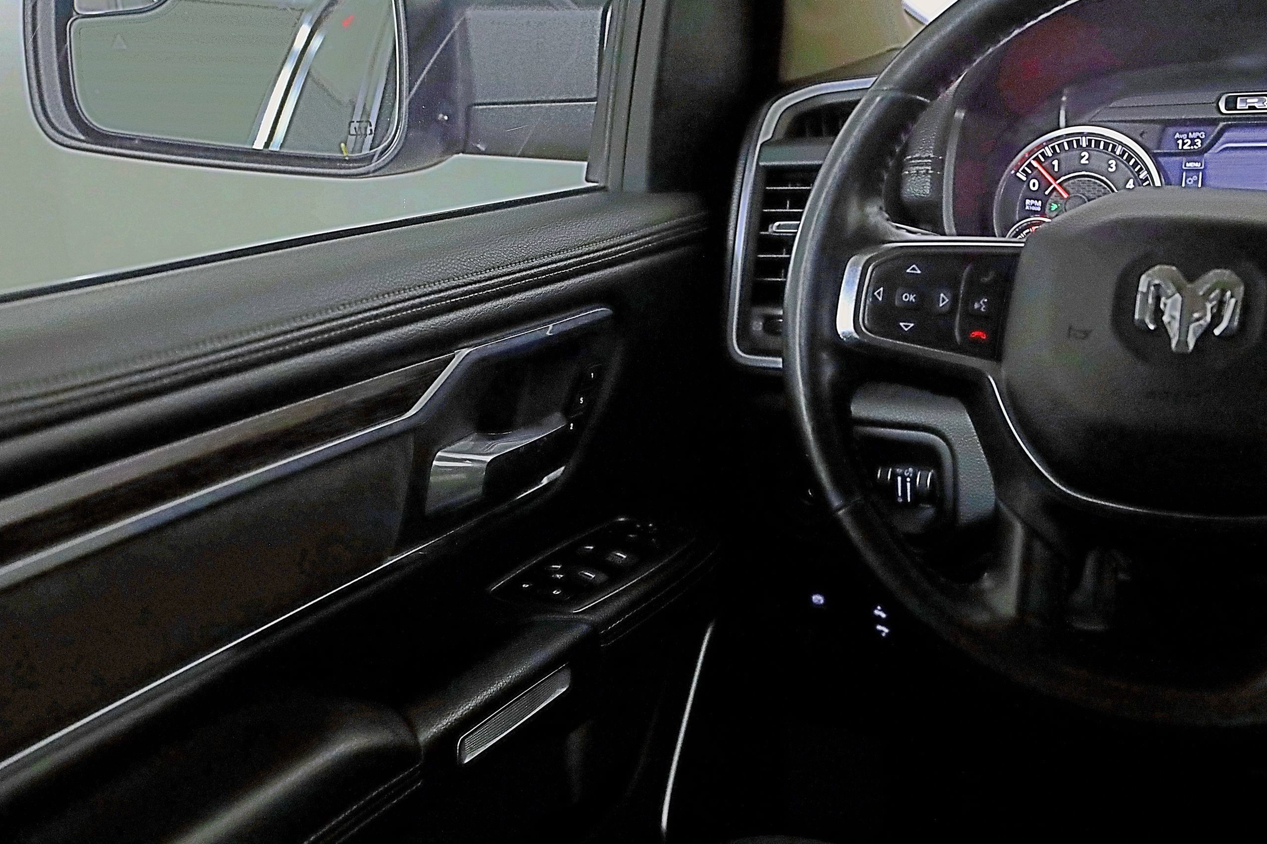 Used 2019 RAM 1500 Laramie AWD/4WD image 22