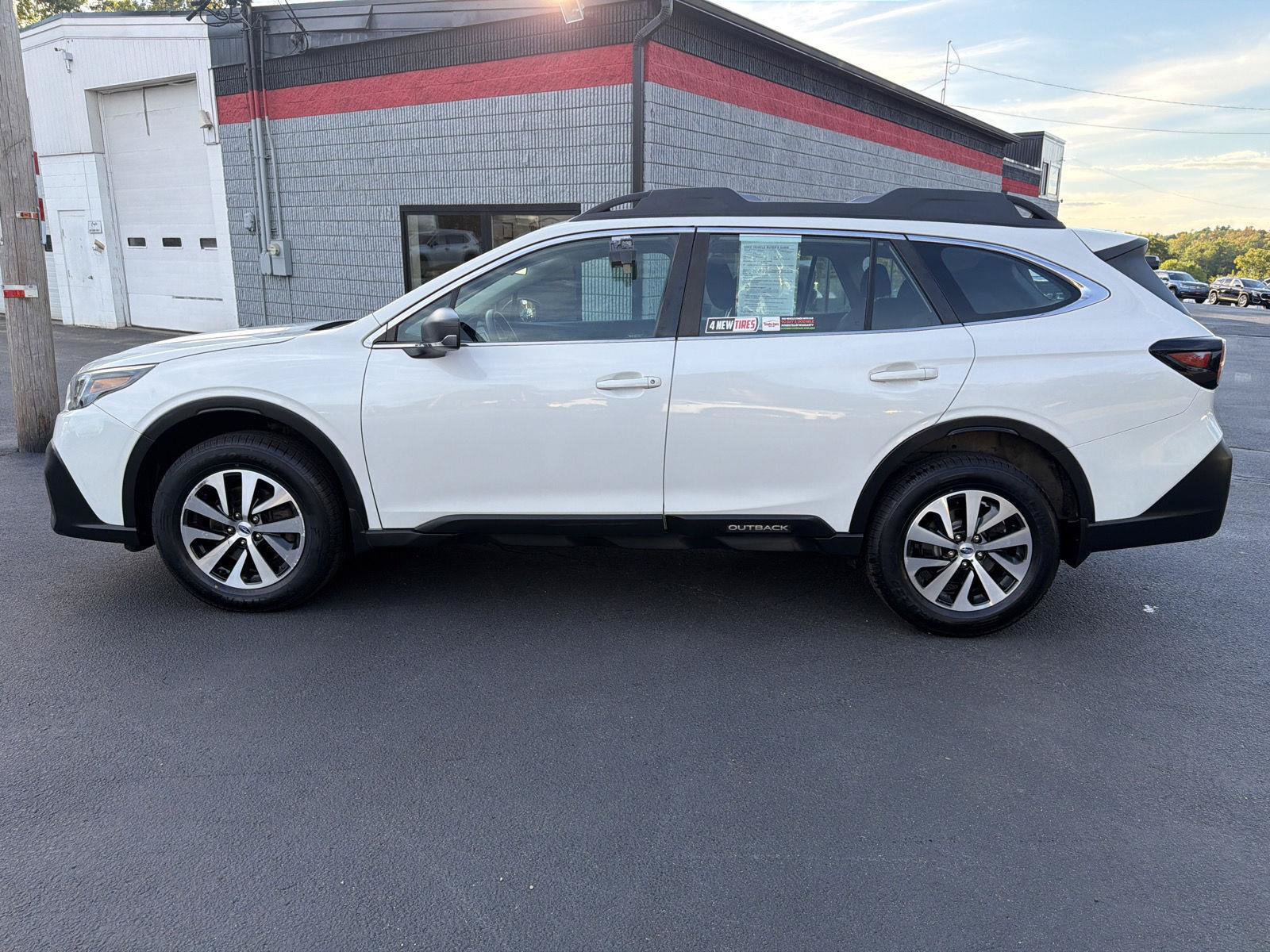 Used 2021 Subaru Outback AWD/4WD image 2